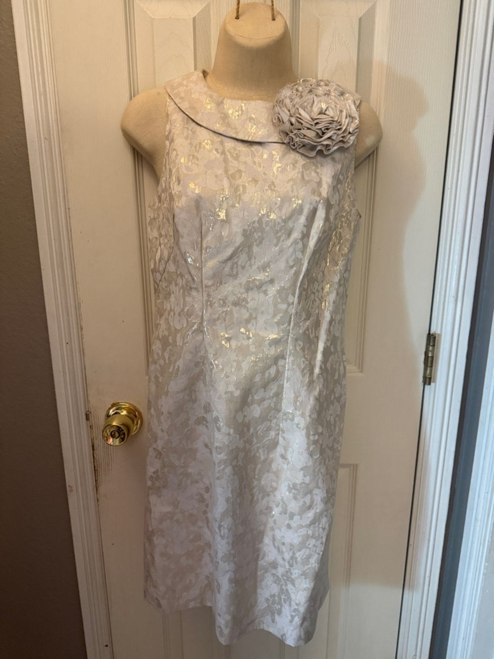 Maggy London Cream Floral Brocade Party Dress with Rosette Accent